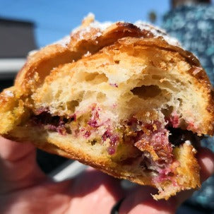 CROISSANT ALMENDRA FRUTOS ROJOS
