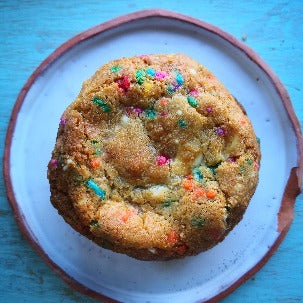 GALLETA SPRINKLES Y CHOCOLATE BLANCO